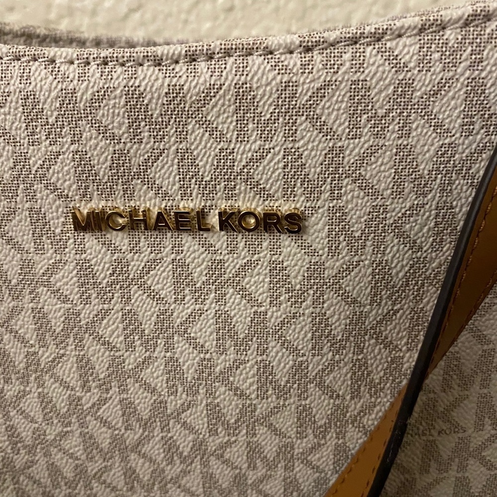 Authentic Michael Kors!!! - Picture 4 of 6